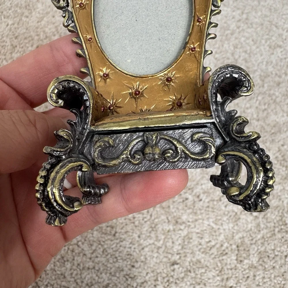 Vtg Miniature Ornate Oval Throne Chair Picture Frames Set of 2 Victorian Style